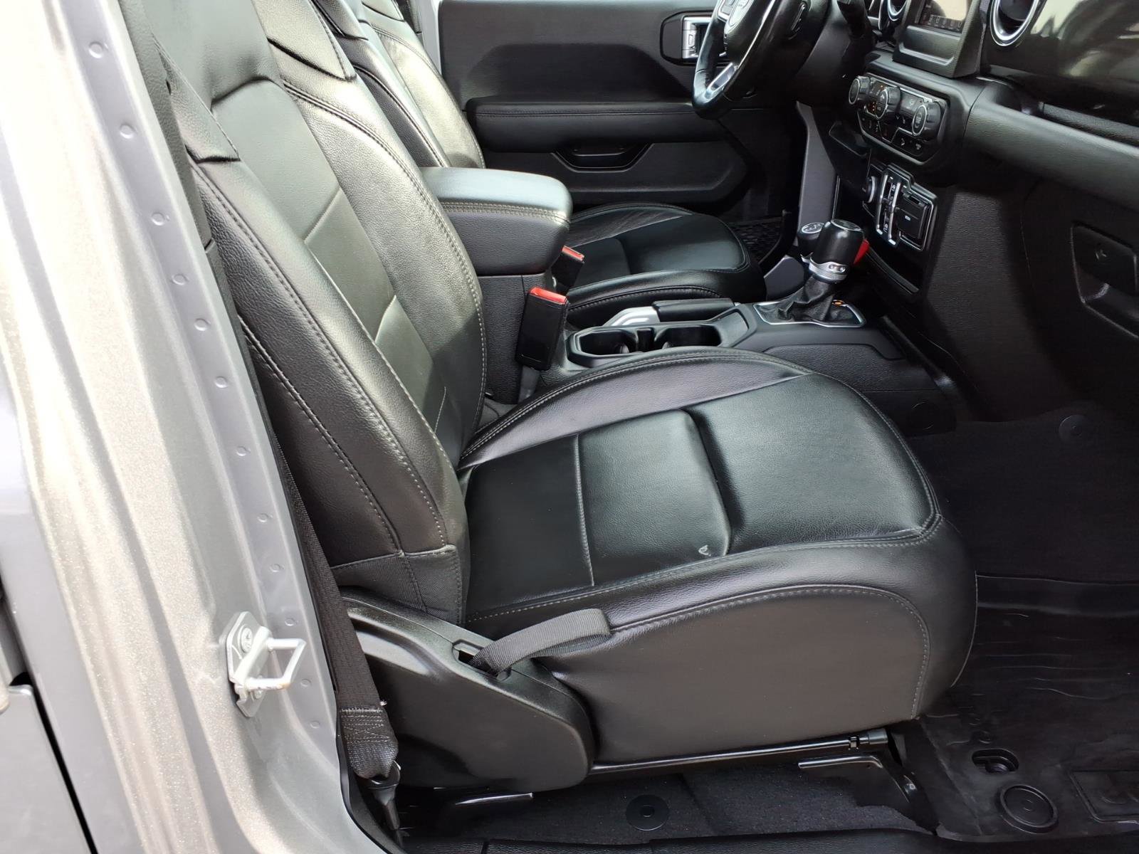 Used 2021 Jeep Wrangler Unlimited Sahara AWD/4WD image 9