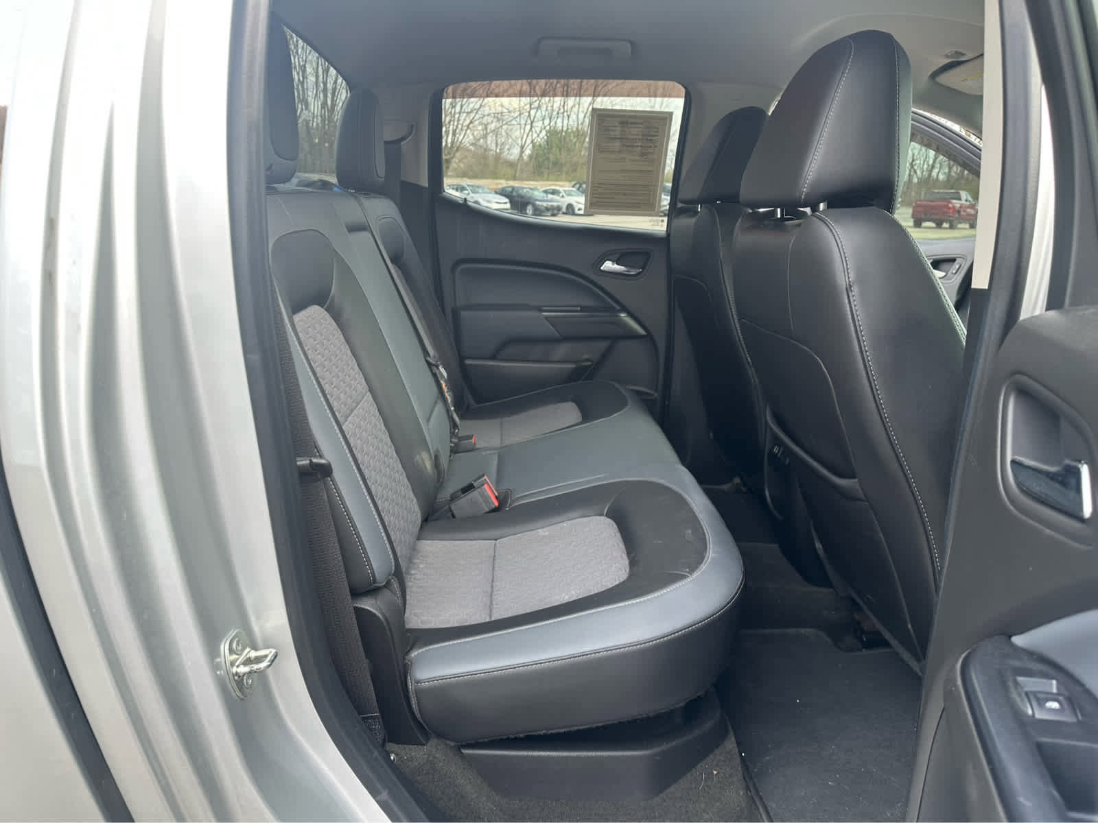Used 2015 Chevrolet Colorado Z71 AWD/4WD image 21
