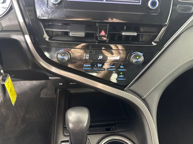 Used 2024 Toyota Camry SE image 23