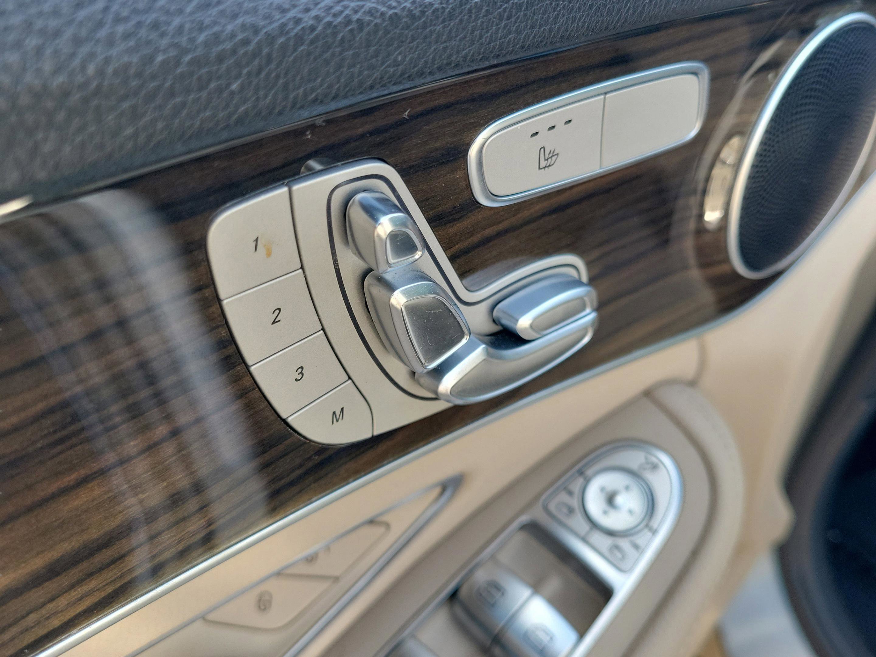 Used 2020 Mercedes-Benz C 300 4MATIC Sedan image 21