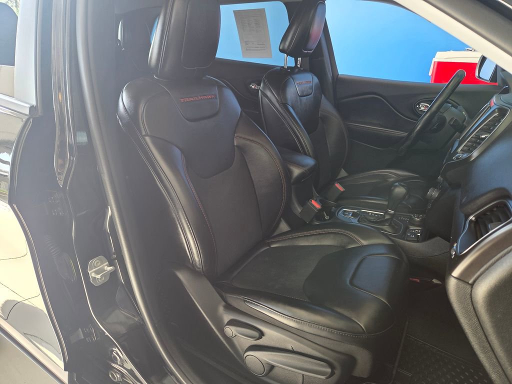 Used 2019 Jeep Cherokee Trailhawk w/ Comfort & Convenience Group image 25