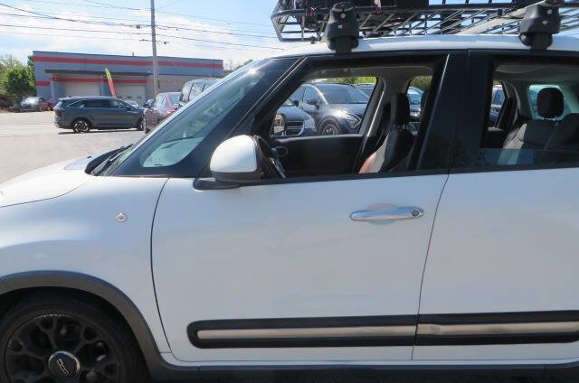 Used 2014 FIAT 500L Trekking w/ Popular Equipment Group FWD image 31