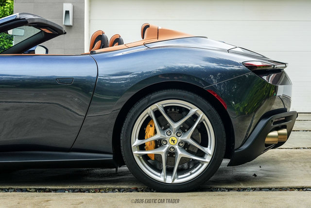 Used 2026 Ferrari Roma Spider RWD image 5