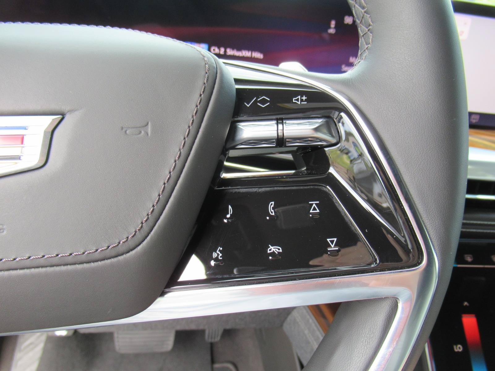 Certified 2026 Cadillac Escalade ESV Platinum Sport w/ LPO, ONYX Package AWD/4WD image 30