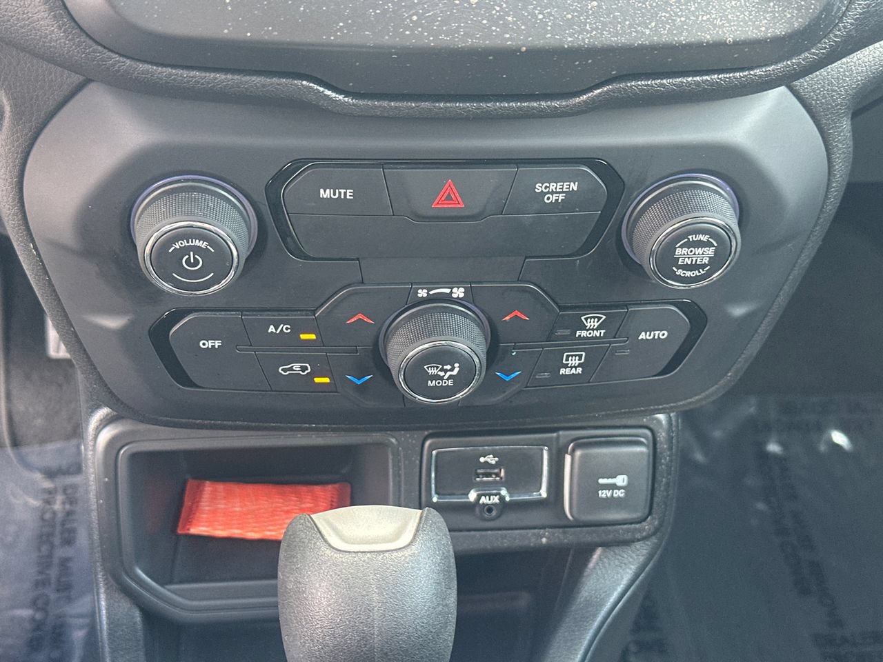 Used 2020 Jeep Renegade Altitude FWD image 30