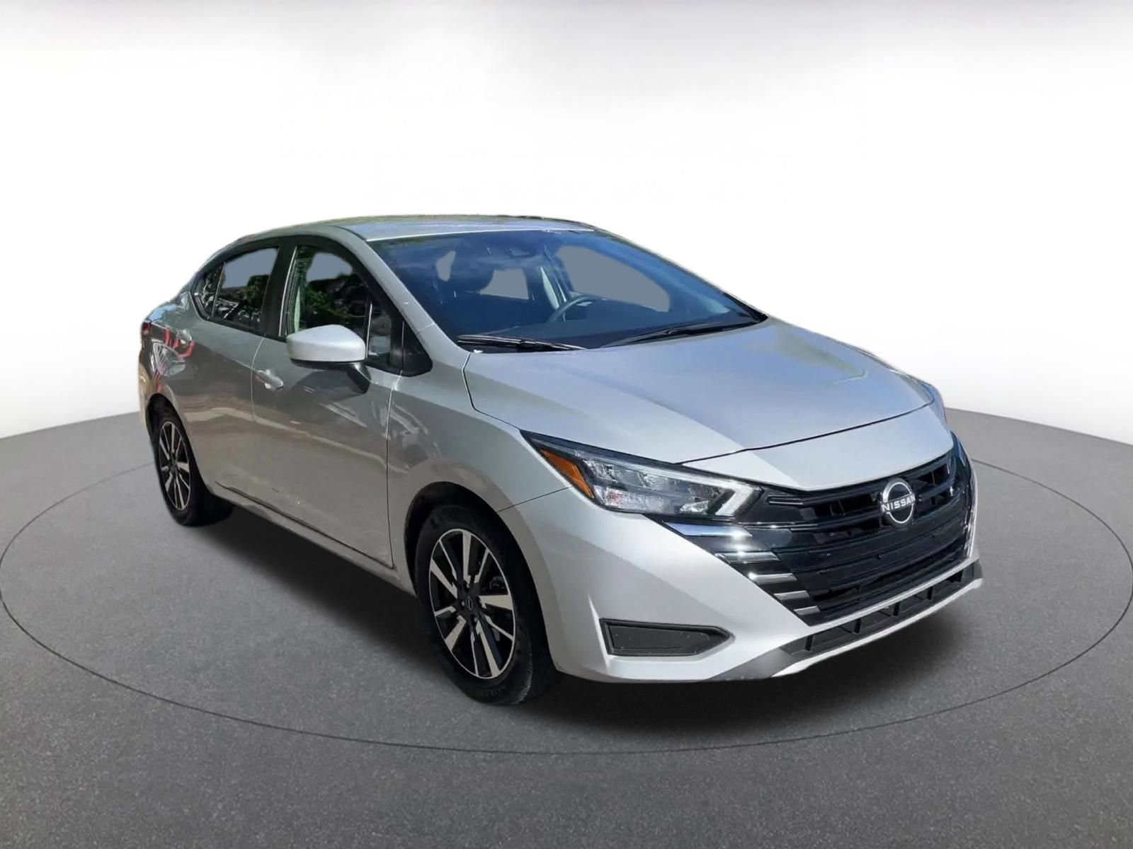 Used 2025 Nissan Versa SV FWD video 2