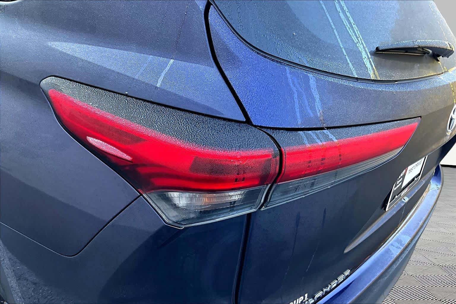 Used 2023 Toyota Highlander LE FWD image 29