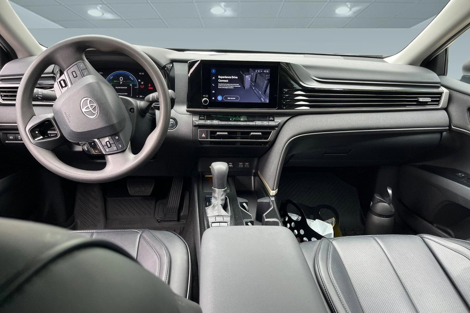 Used 2025 Toyota Camry LE w/ Convenience Package FWD image 8