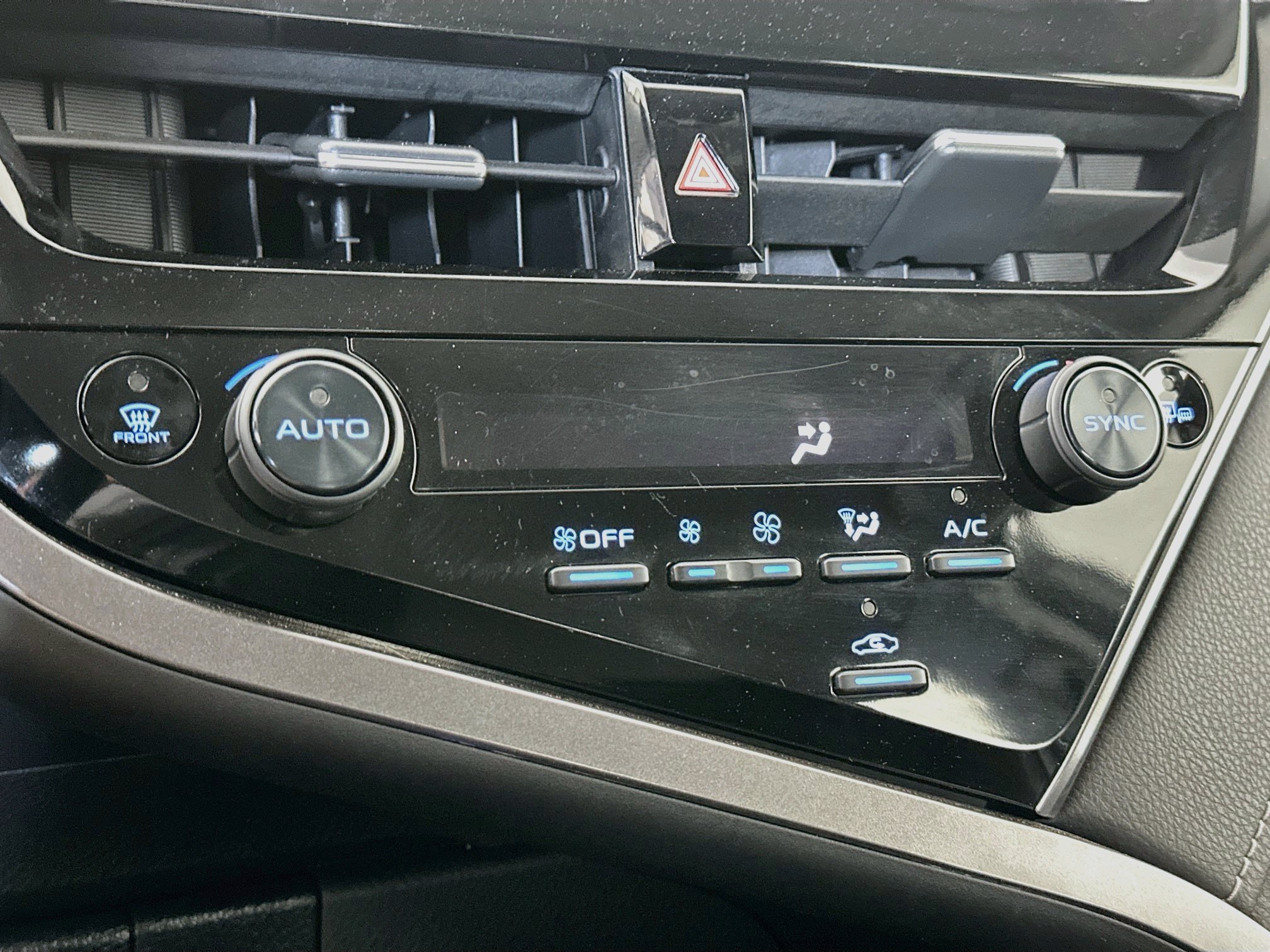 Used 2024 Toyota Camry SE FWD image 22