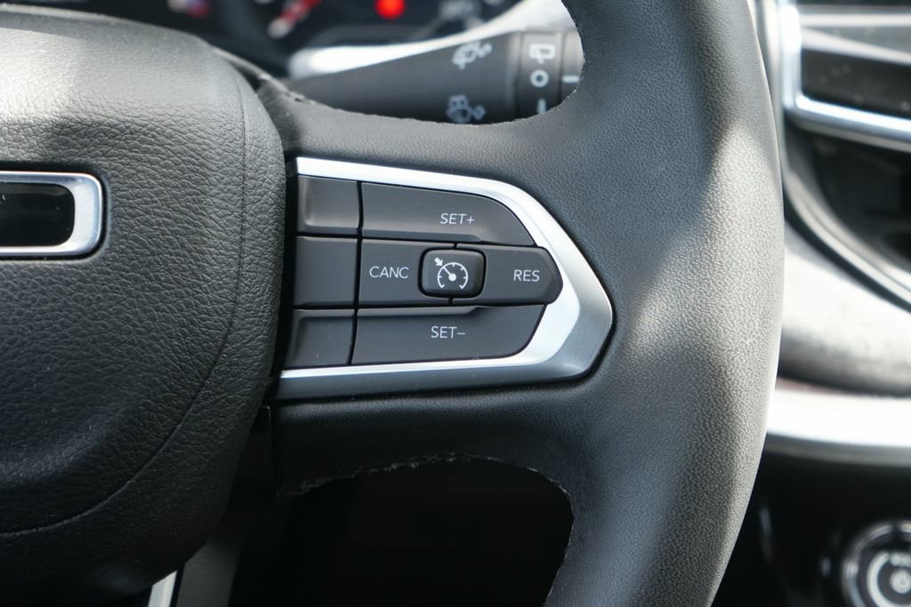 Used 2023 Jeep Compass Latitude AWD/4WD image 15
