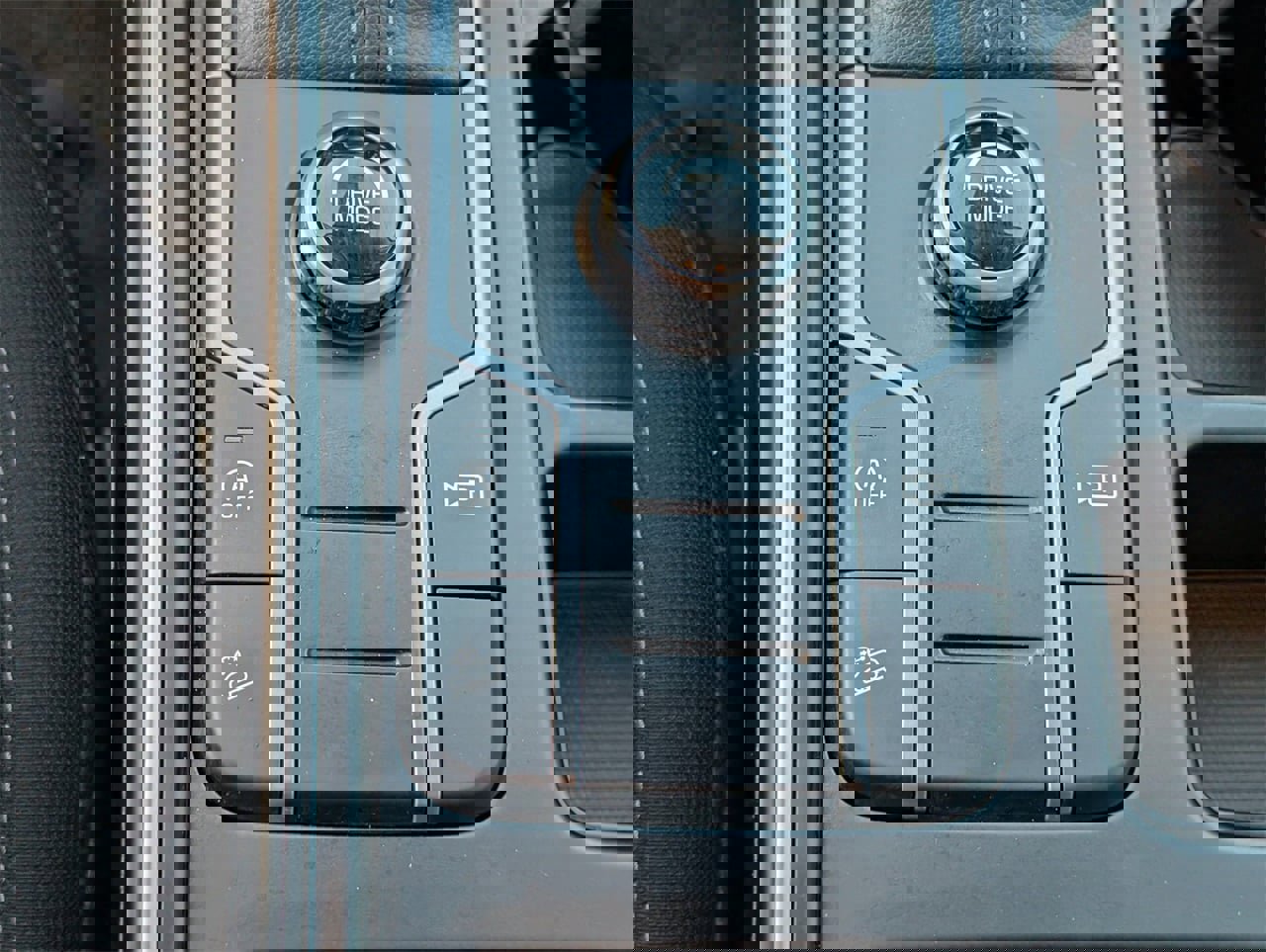 Used 2023 Kia Sorento LX image 19