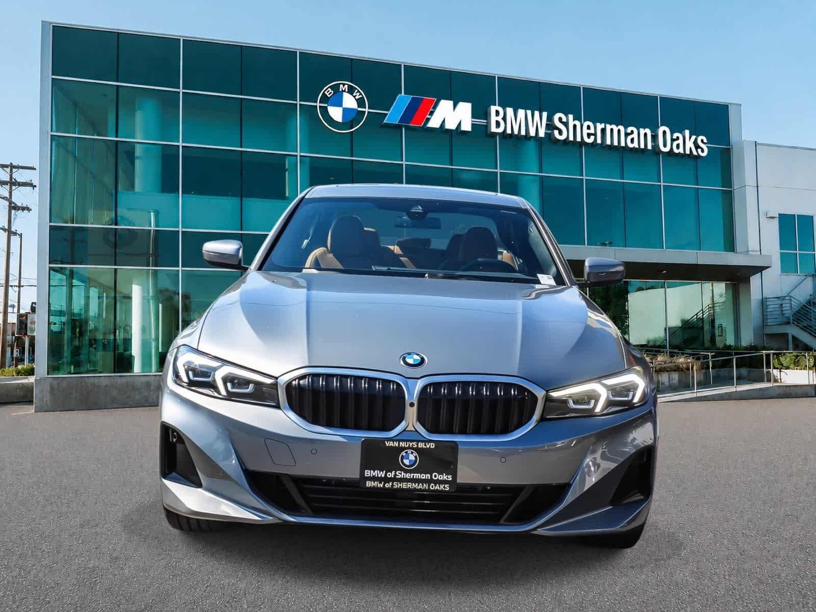 Used 2026 BMW 330i Sedan w/ Convenience Package RWD image 2