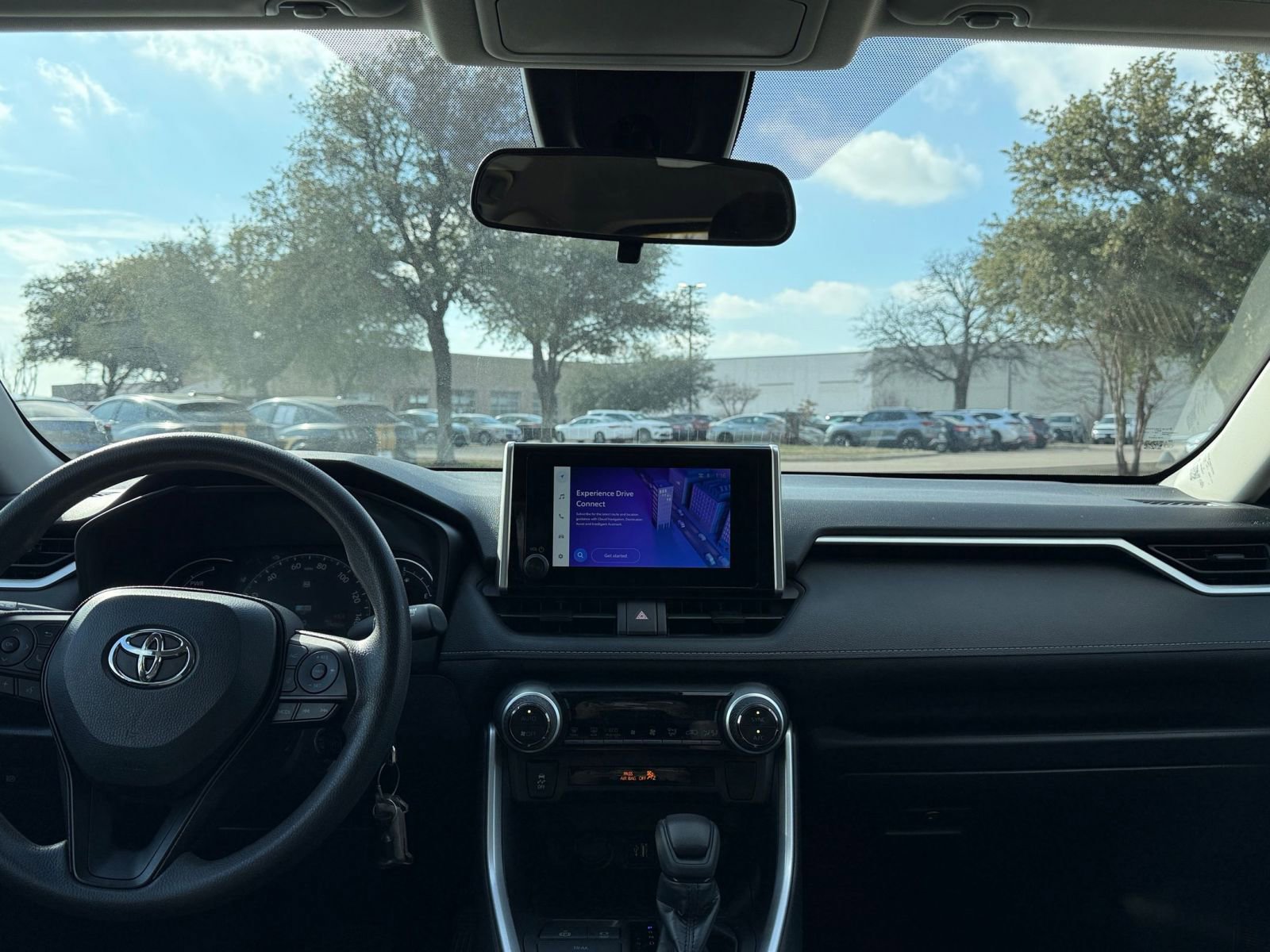 Used 2025 Toyota RAV4 LE image 33