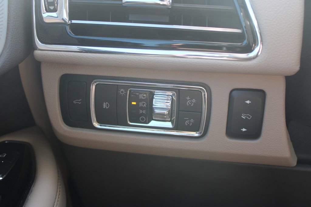 Used 2024 Lincoln Navigator L Reserve AWD/4WD image 43