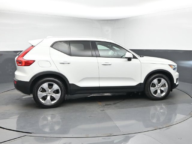 Used 2019 Volvo XC40 T5 Momentum AWD/4WD image 9