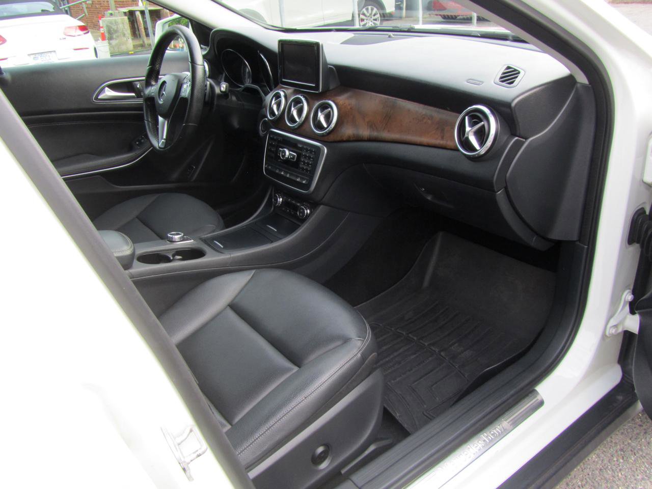 Used 2015 Mercedes-Benz GLA 250 4MATIC image 21
