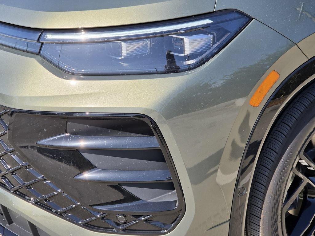 New 2026 Volkswagen Tiguan SE R-Line FWD image 6