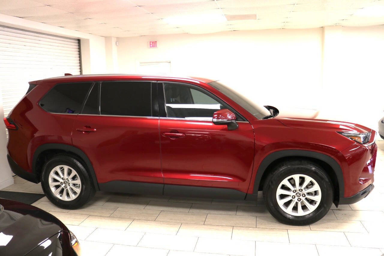 Used 2024 Toyota Grand Highlander AWD image 11