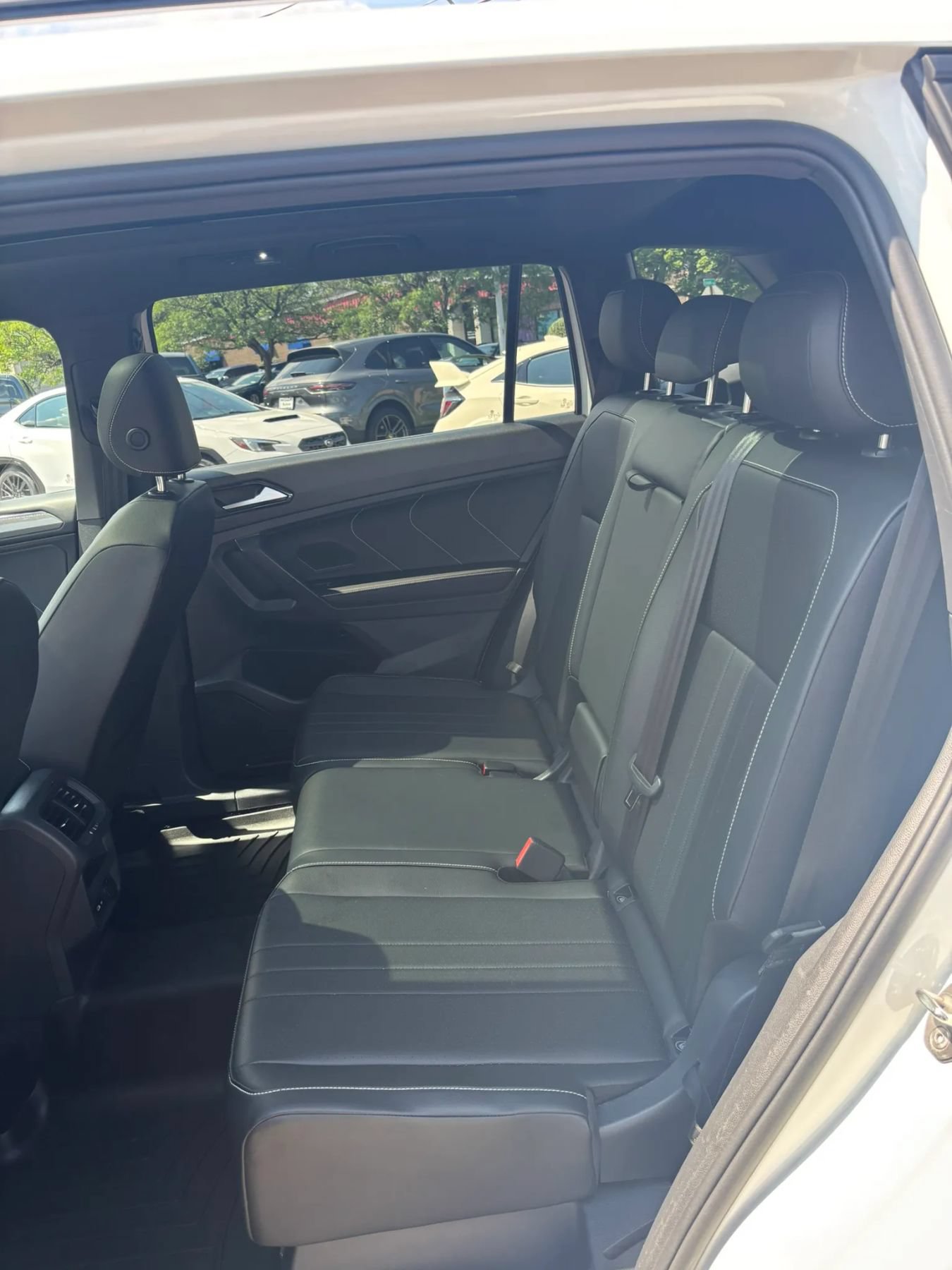 Used 2022 Volkswagen Tiguan SE R-Line AWD/4WD image 16