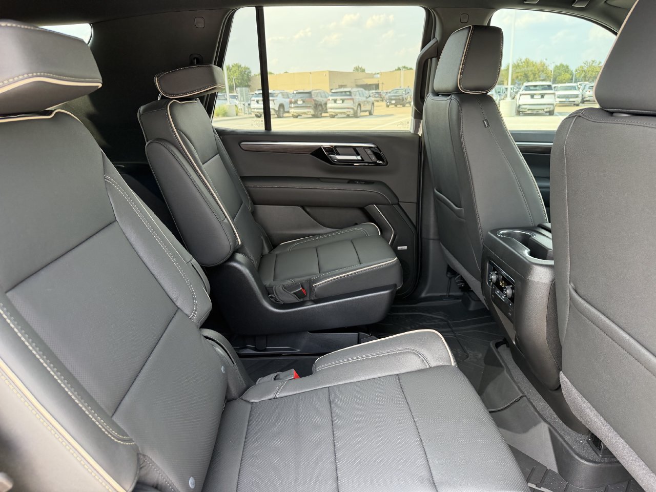 New 2026 Chevrolet Tahoe Premier w/ Sun And Tow Package AWD/4WD image 28