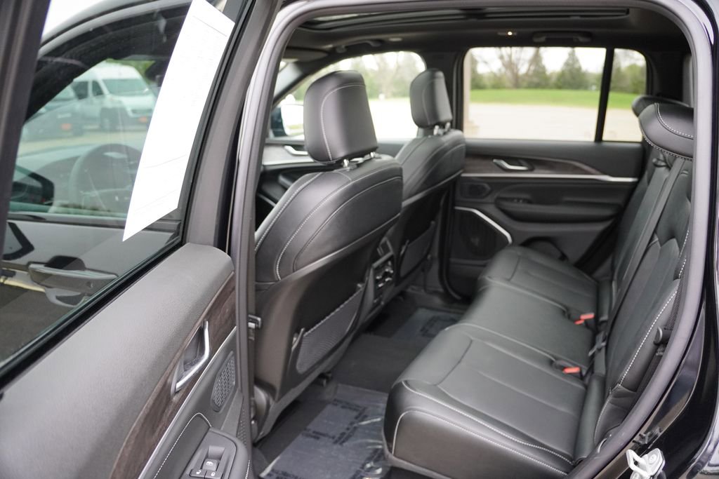 Certified 2026 Jeep Grand Cherokee Limited AWD/4WD image 16