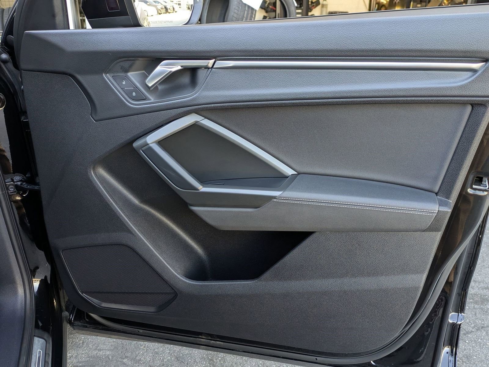 Used 2023 Audi Q3 2.0T Premium w/ Black Optic Sport Package image 20