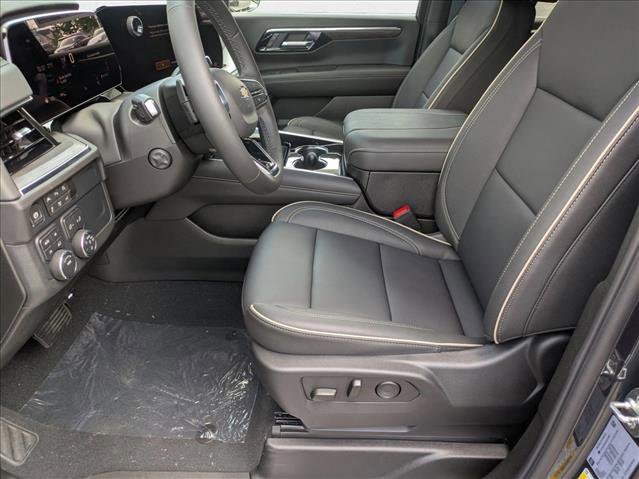 New 2025 Chevrolet Suburban Premier image 4