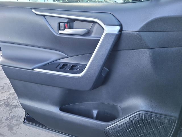 Used 2025 Toyota RAV4 XLE image 13