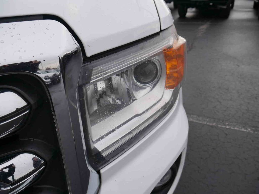 Used 2018 GMC Canyon SLE w/ SLE Convenience Package image 23