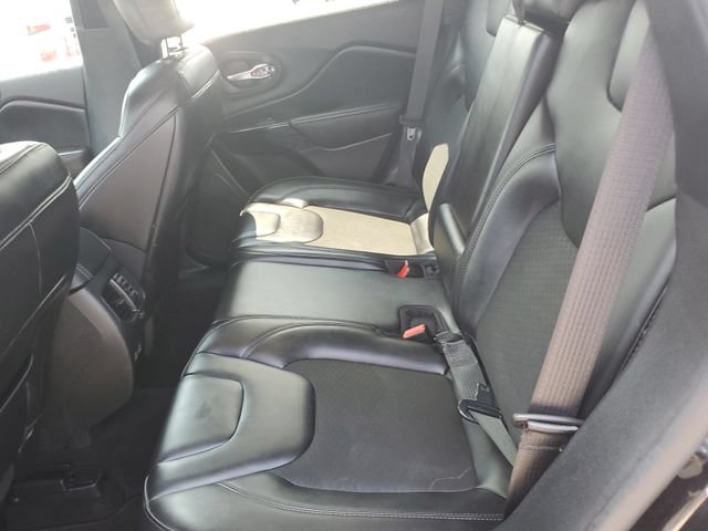 Used 2021 Jeep Cherokee Latitude Plus AWD/4WD image 13