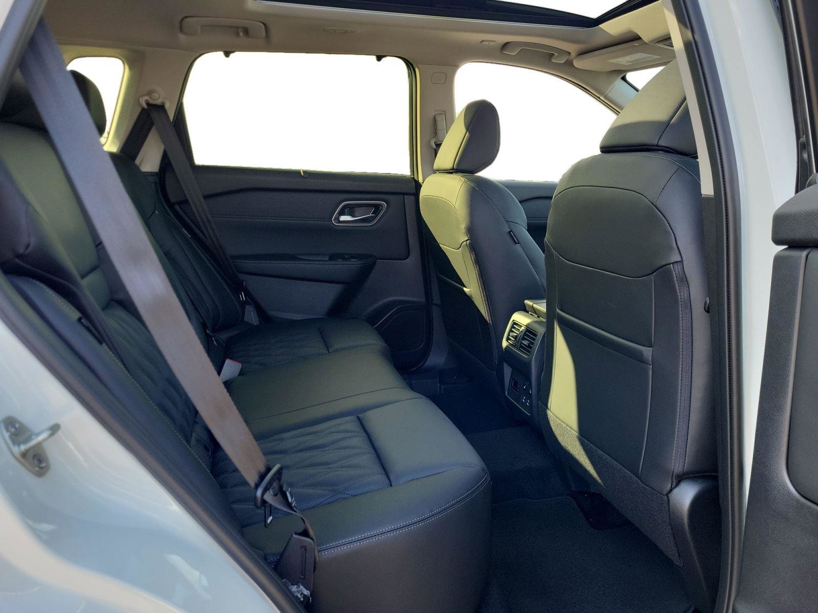 New 2026 Nissan Rogue Platinum w/ Tech Package image 25