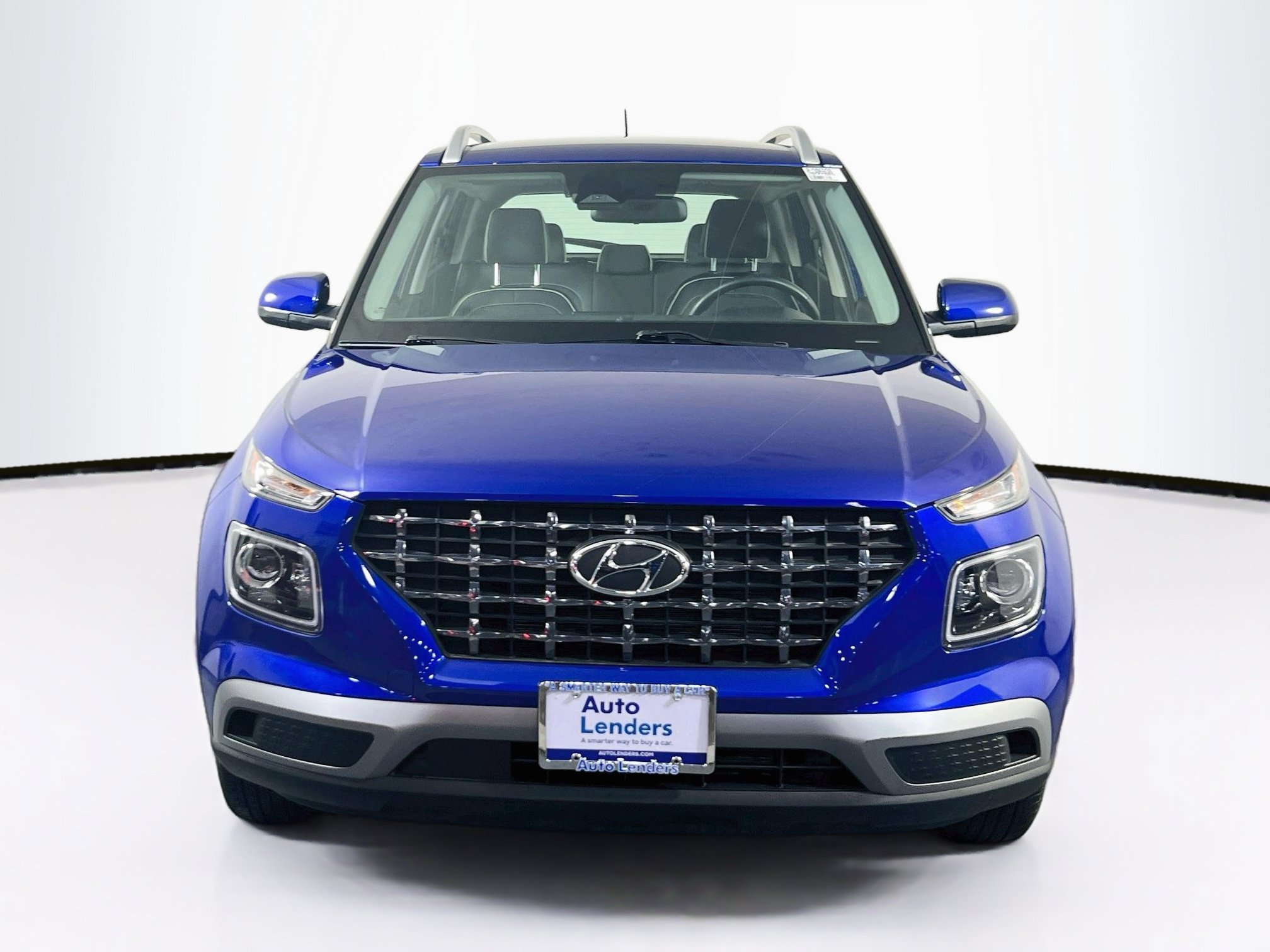 Used 2024 Hyundai Venue Limited FWD image 2