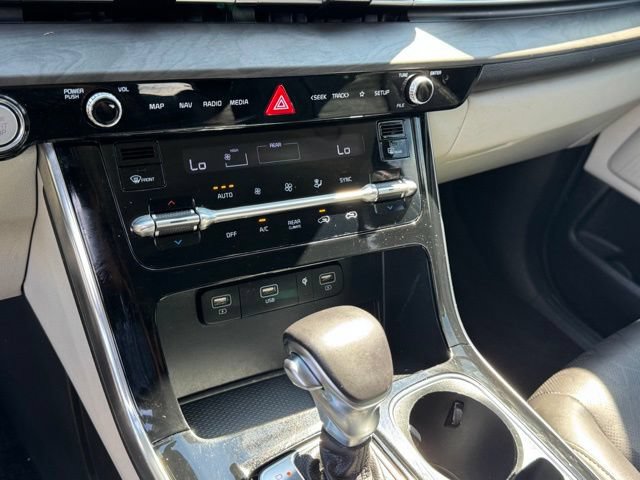 Certified 2023 Kia Carnival SX FWD image 24
