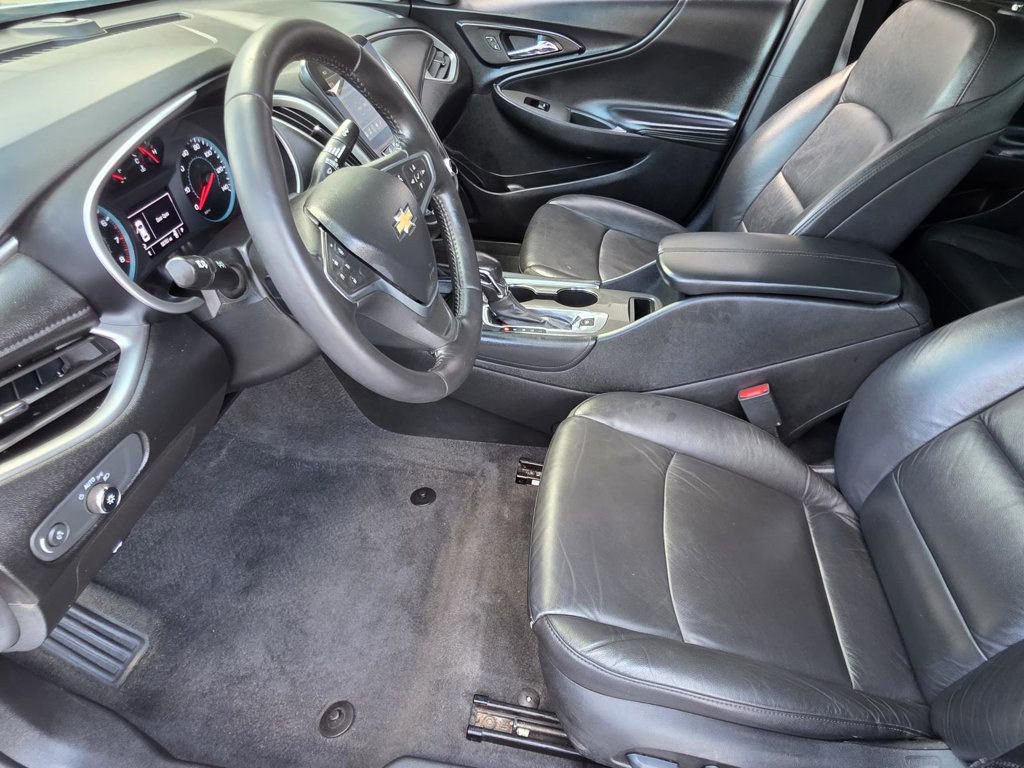 Used 2022 Chevrolet Malibu LT w/ Leather Package image 7