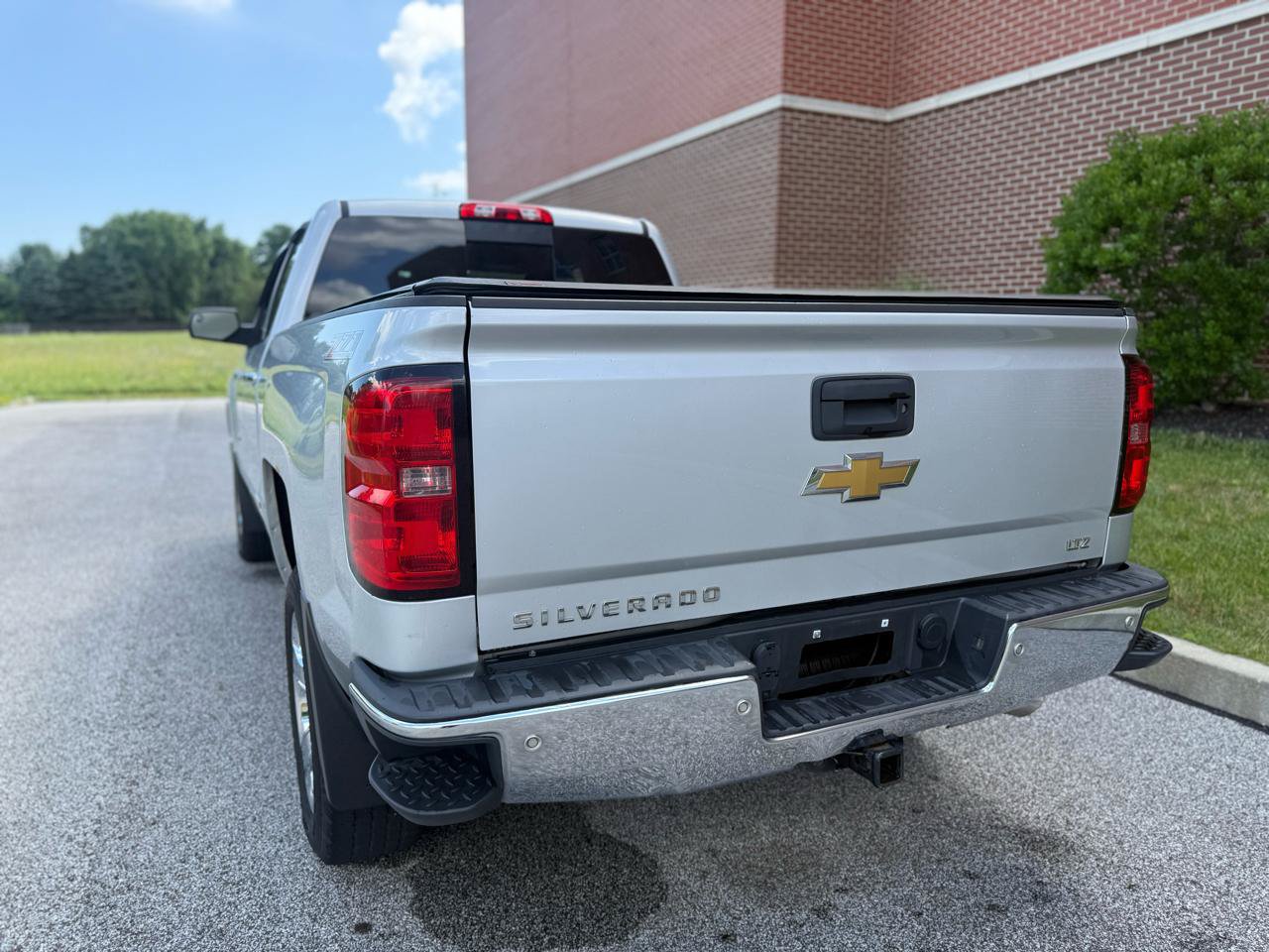 Used 2015 Chevrolet Silverado 1500 LTZ Z71 w/ LTZ Plus Package AWD/4WD image 11