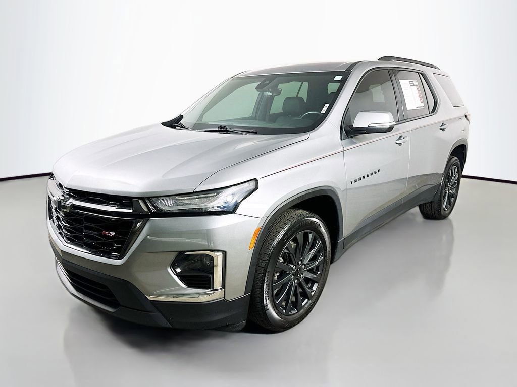 Used 2023 Chevrolet Traverse RS FWD image 3