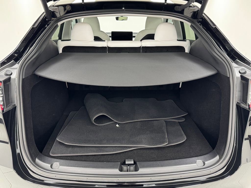 Used 2024 Tesla Model Y Long Range image 38