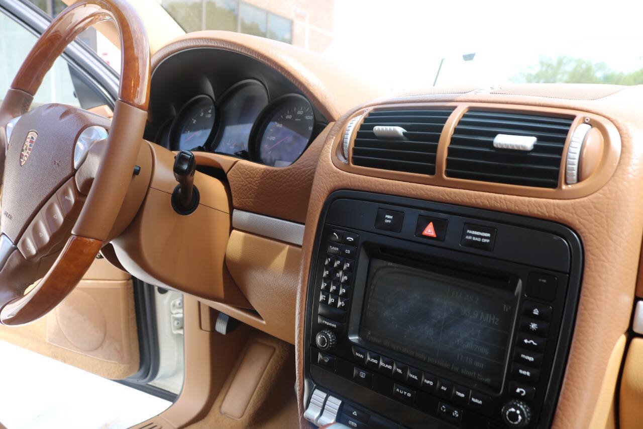 Used 2008 Porsche Cayenne AWD/4WD image 37