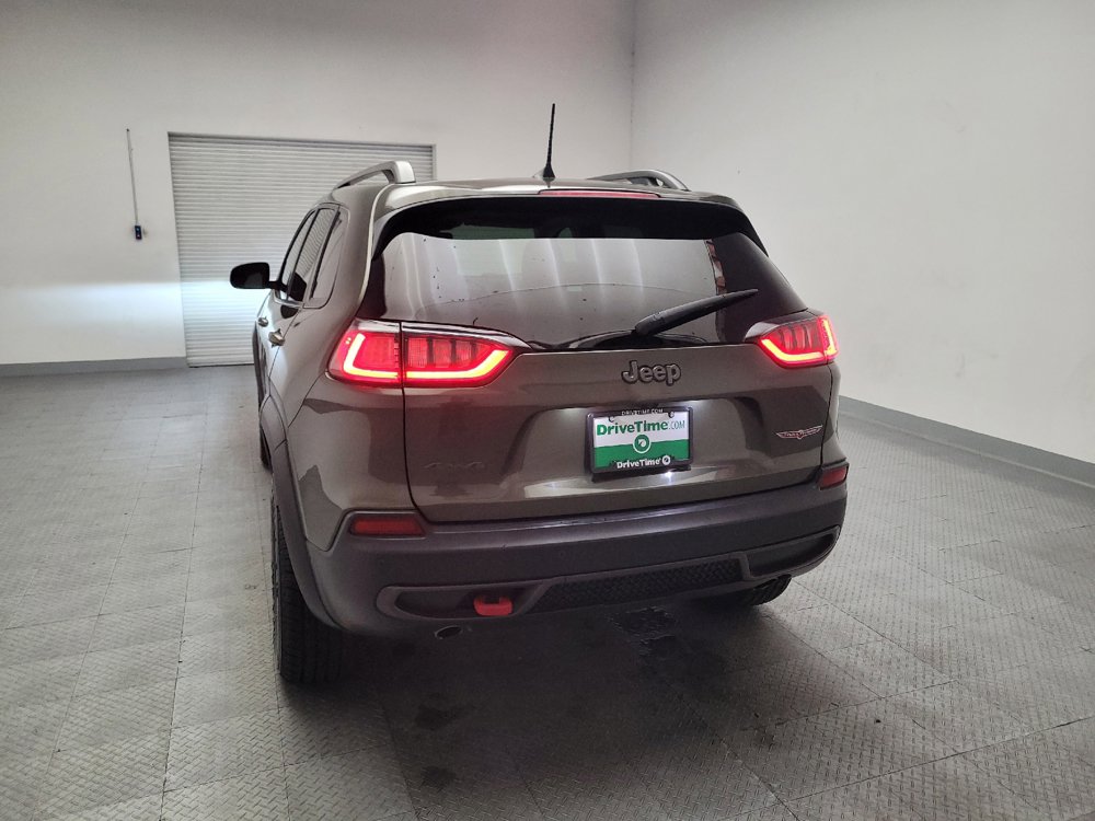 Used 2019 Jeep Cherokee Trailhawk AWD/4WD image 6