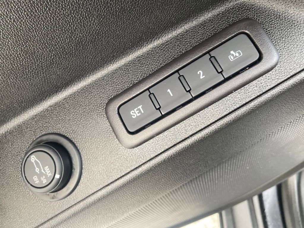 Used 2018 Chevrolet Equinox Premier image 45