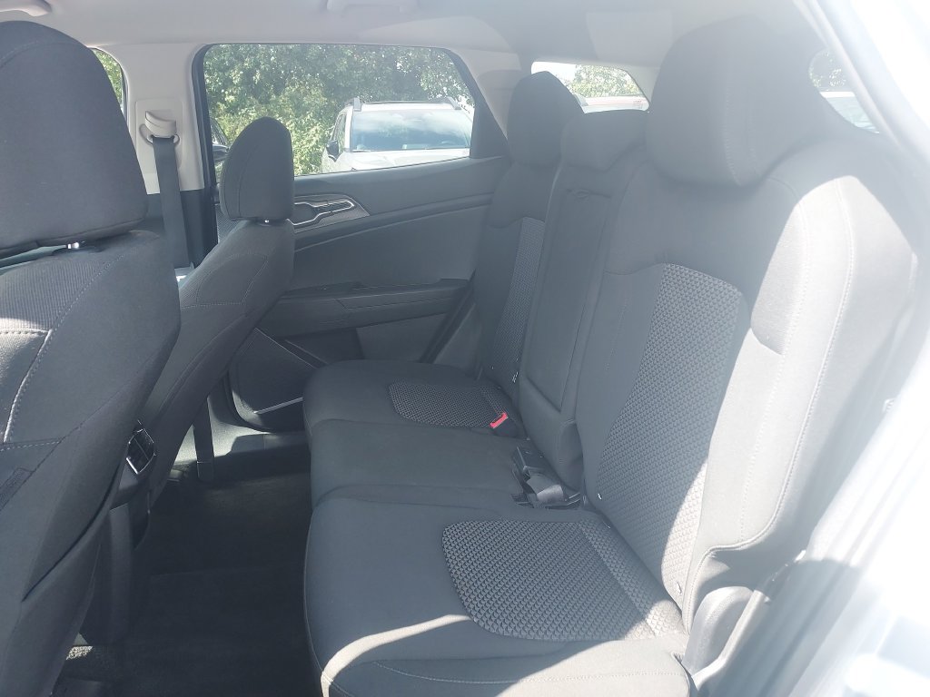 Used 2023 Kia Sportage LX FWD image 28