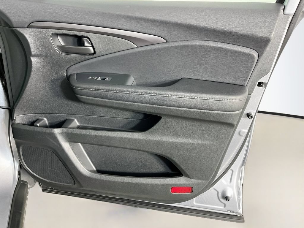 Used 2023 Honda Passport EX-L image 34