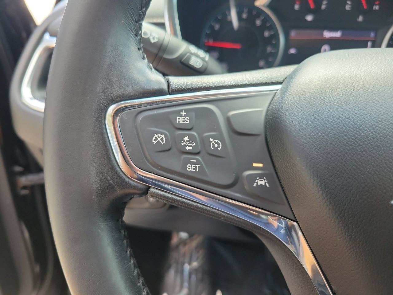 Used 2021 Chevrolet Equinox Premier w/ Redline Edition FWD image 20