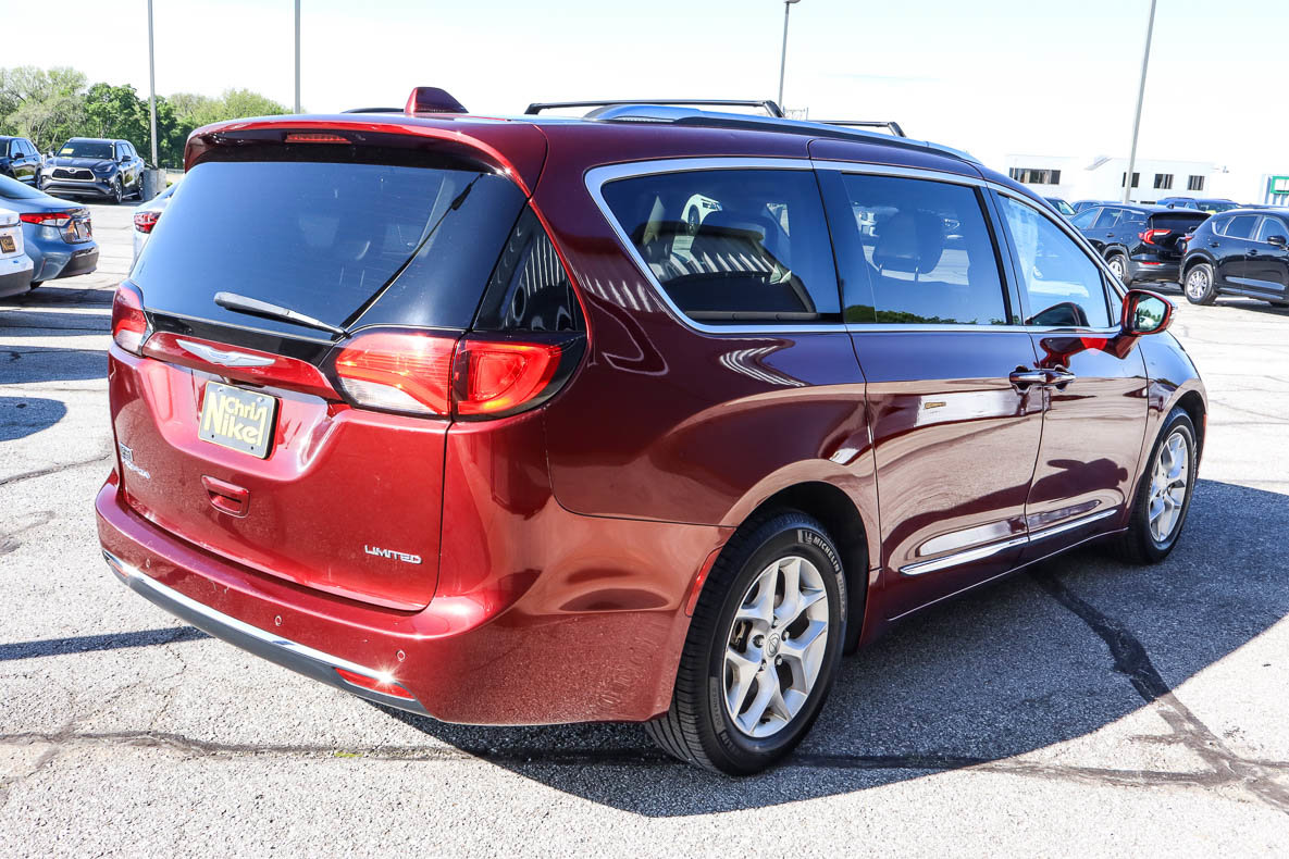 Used 2020 Chrysler Pacifica Limited FWD image 4