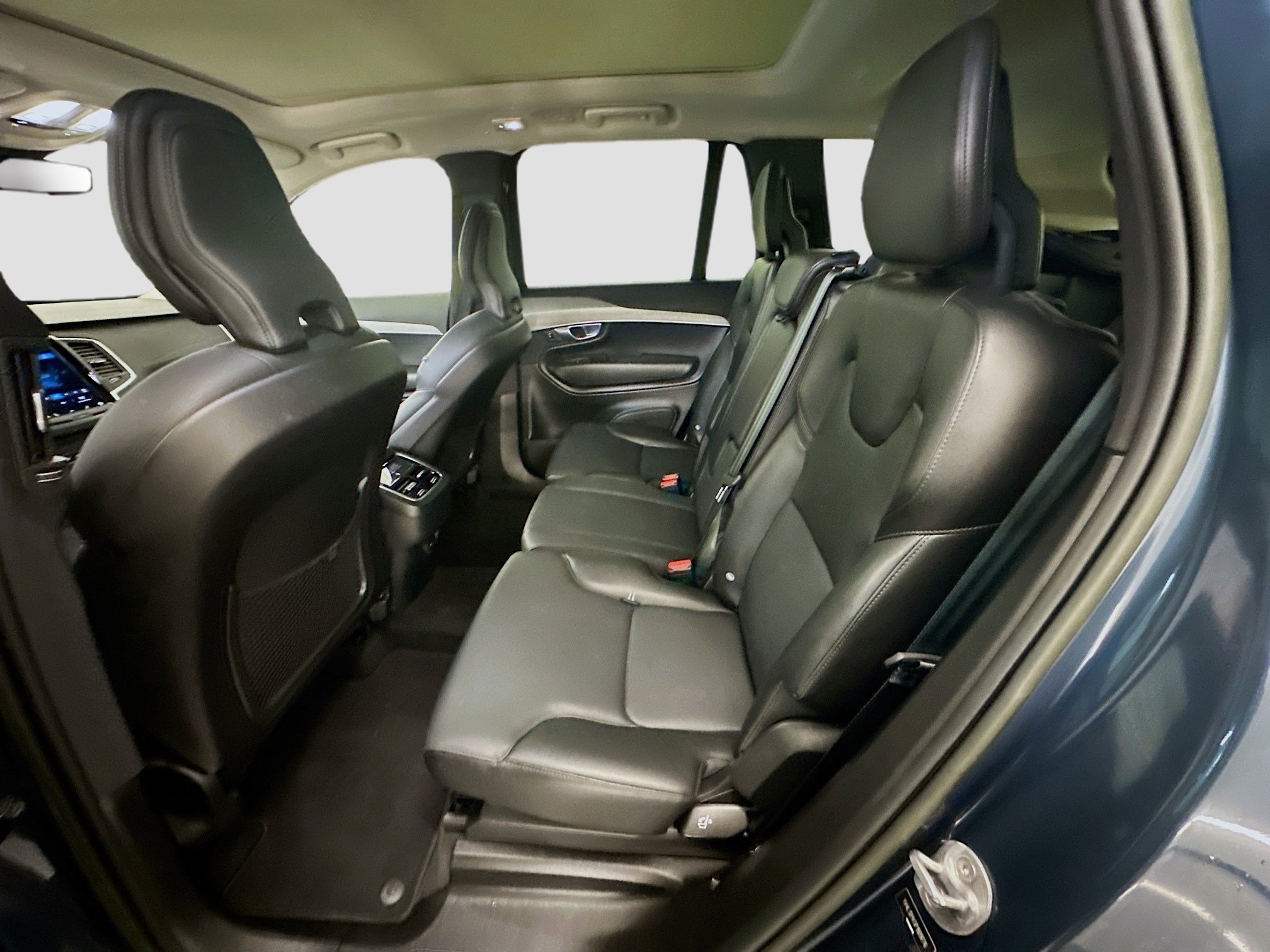 Used 2023 Volvo XC90 B5 Core AWD/4WD image 28