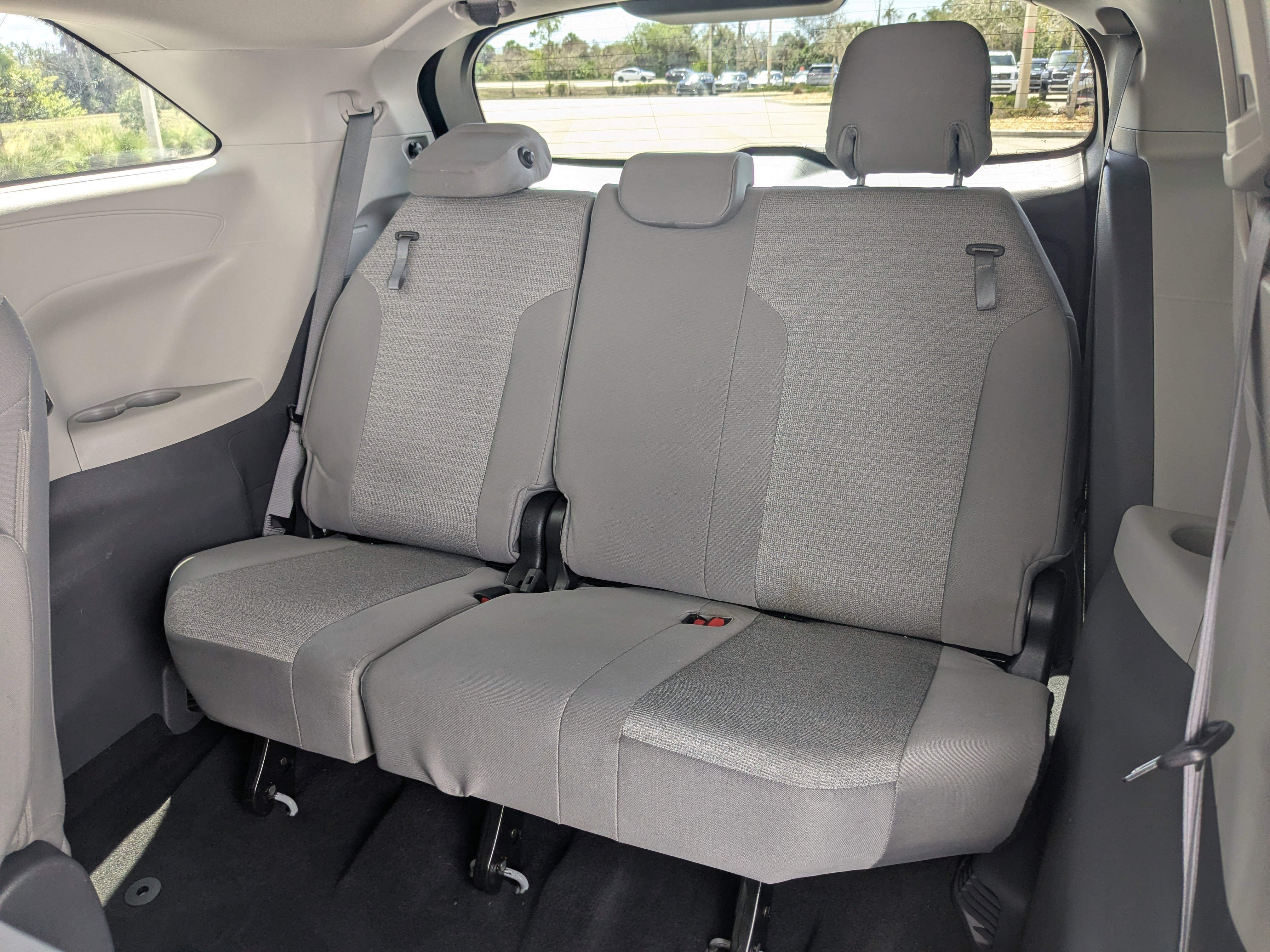 Used 2021 Toyota Sienna LE w/ LE Plus Package image 14