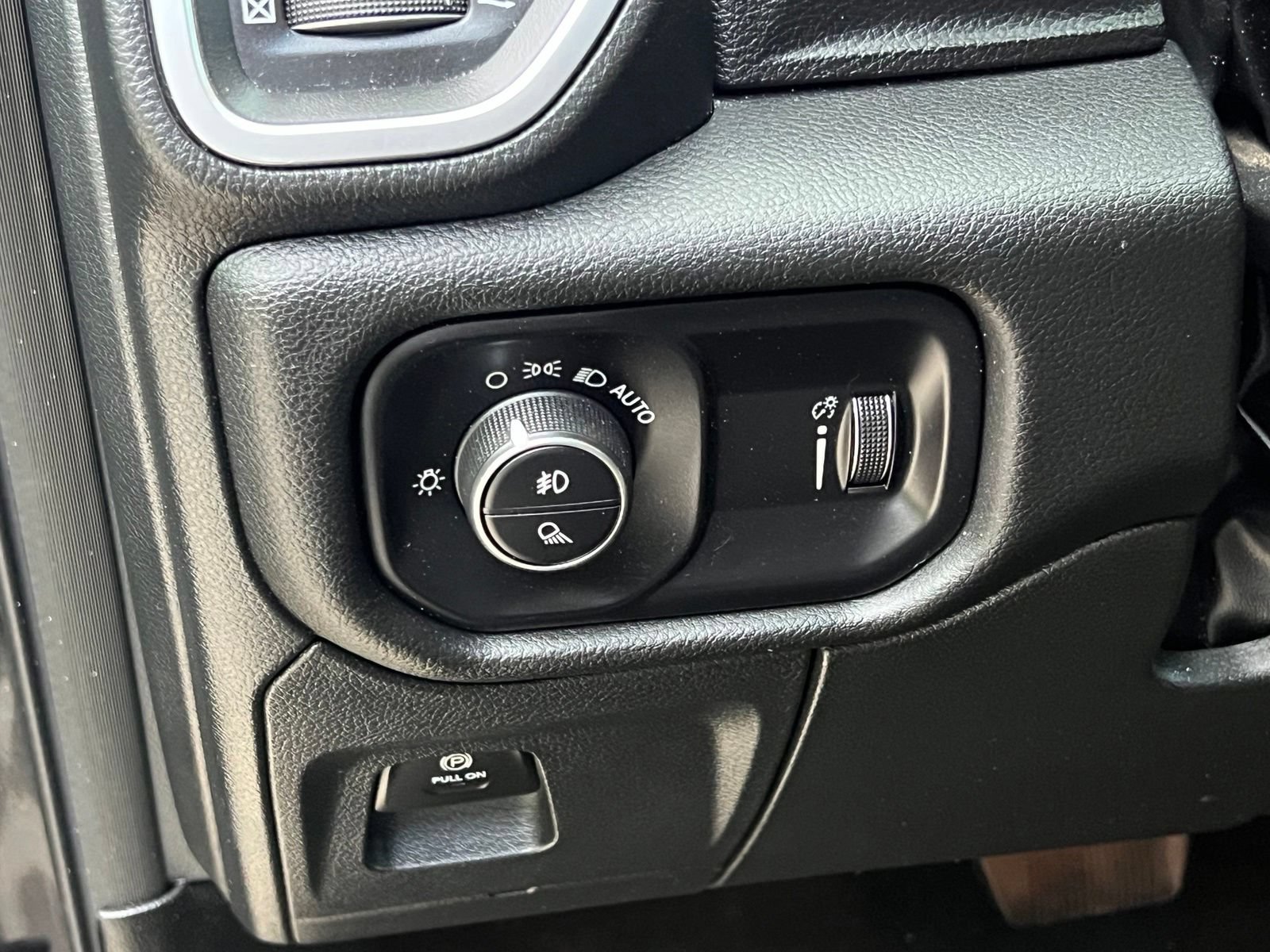 Used 2024 RAM 1500 Big Horn AWD/4WD image 26