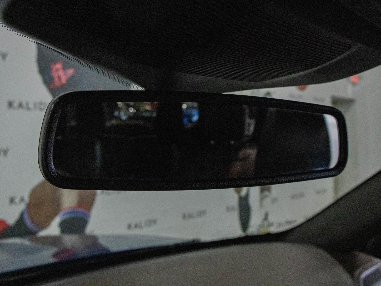 Used 2021 Ford Explorer King Ranch w/ Premium Technology Package image 13