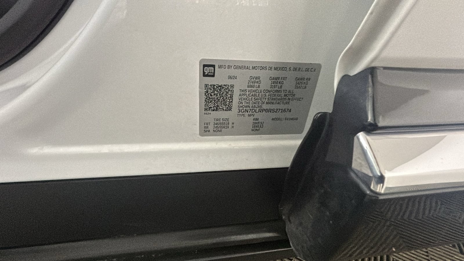 Used 2024 Chevrolet Equinox EV LT w/ LPO, All-Weather Mat Package FWD image 34