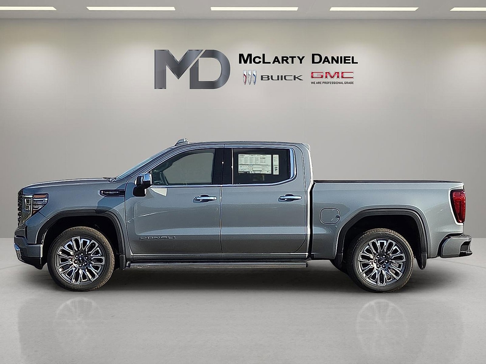 New 2026 GMC Sierra 1500 Denali Ultimate image 3